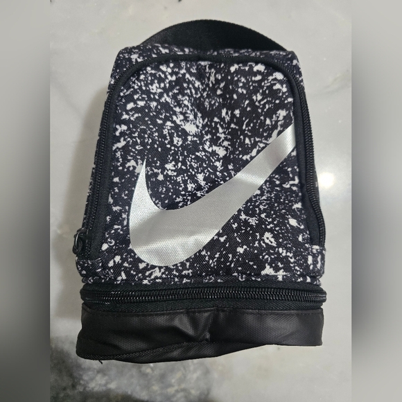 Nike Other - Nike Black and White Speckle Lunch Bag